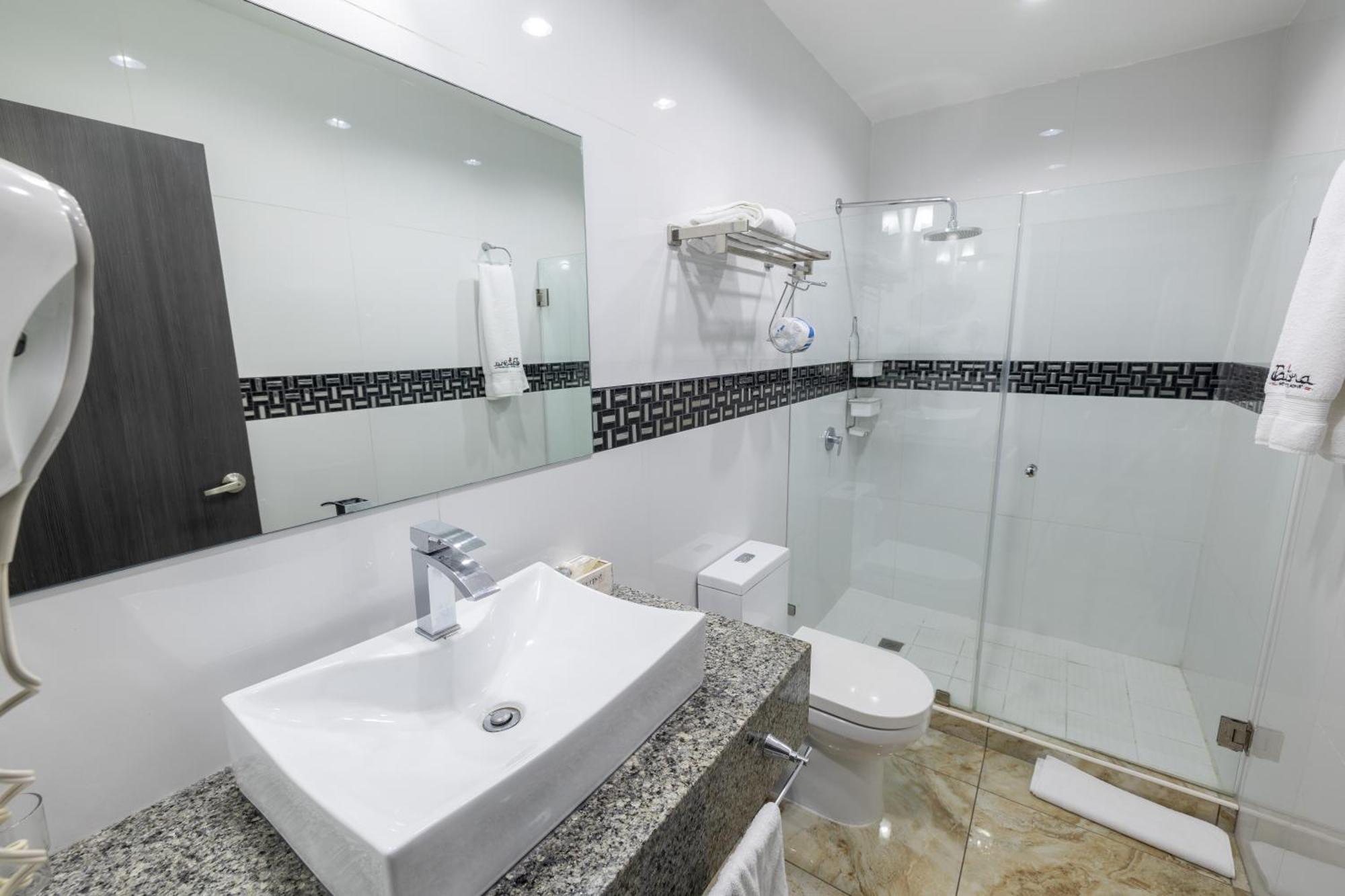 סן פדרו סולה Basha Hotel & Restaurant מראה חיצוני תמונה